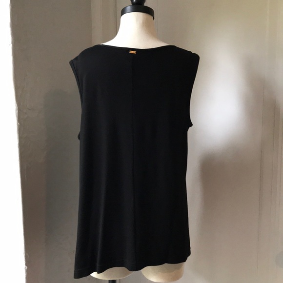 St John Tank - Picture 4 of 7